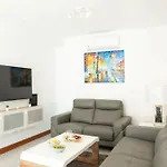 בית נופש Casa Leize Piscina Climatizada, Vistas & Ac 10 Minutes Walk From Marina Rubicon *