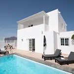 בית נופש Casa Leize Piscina Climatizada, Vistas & Ac 10 Minutes Walk From Marina Rubicon פלאיה בלנקה