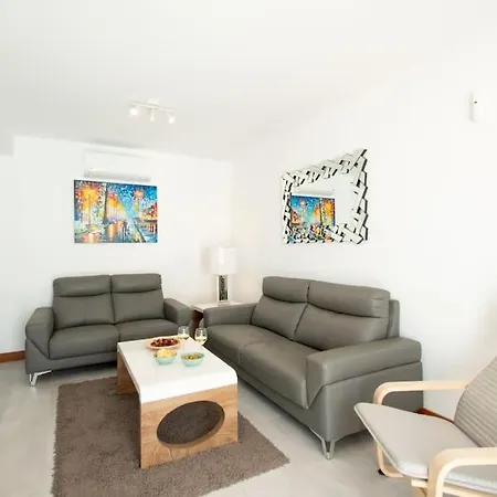 בית נופש Casa Leize Piscina Climatizada, Vistas & Ac 10 Minutes Walk From Marina Rubicon *