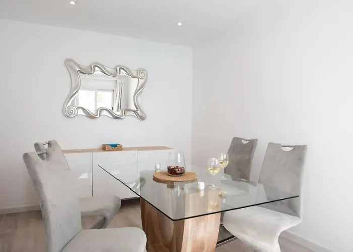 Casa Leize Piscina Climatizada, Vistas & Ac 10 Minutes Walk From Marina Rubicon *