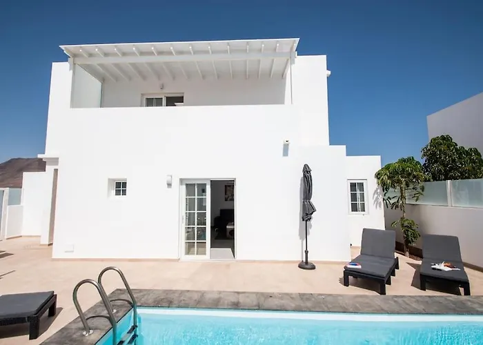 Holiday home Casa Leize Piscina Climatizada, Vistas & Ac 10 Minutes Walk From Marina Rubicon
