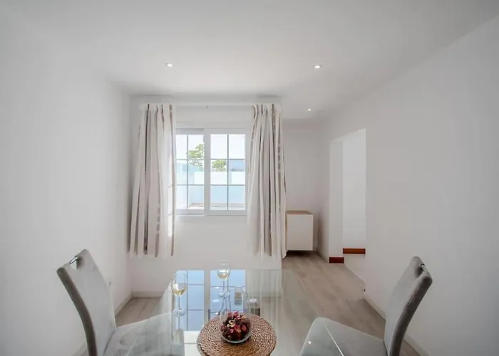 Casa Leize Piscina Climatizada, Vistas & Ac 10 Minutes Walk From Marina Rubicon *