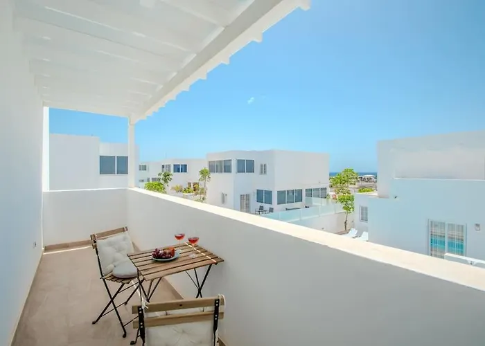 Casa Leize Piscina Climatizada, Vistas & Ac 10 Minutes Walk From Marina Rubicon