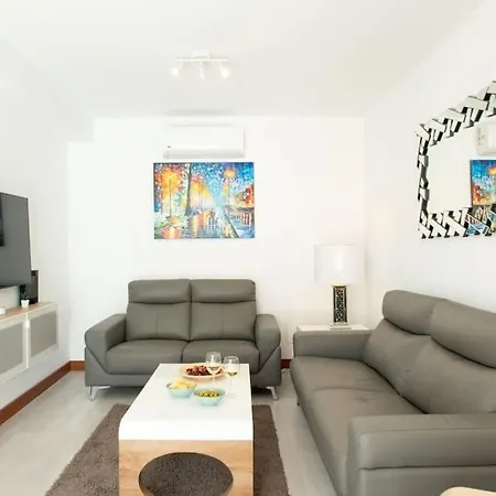 Holiday home Casa Leize Piscina Climatizada, Vistas & Ac 10 Minutes Walk From Marina Rubicon