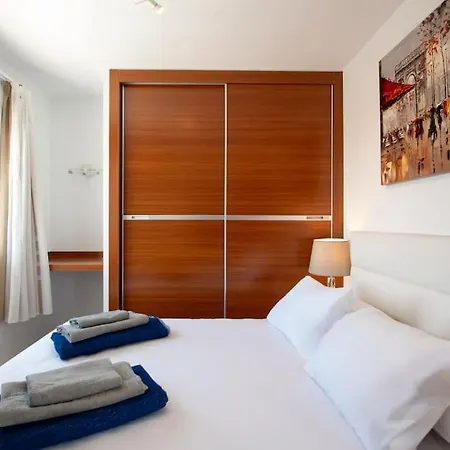 Casa Leize Piscina Climatizada, Vistas & Ac 10 Minutes Walk From Marina Rubicon Holiday home *