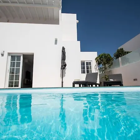 Holiday home Casa Leize Piscina Climatizada, Vistas & Ac 10 Minutes Walk From Marina Rubicon *