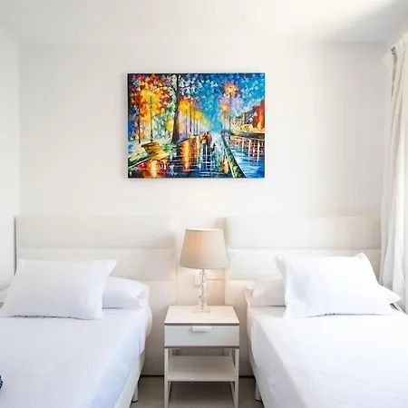 Holiday home Casa Leize Piscina Climatizada, Vistas & Ac 10 Minutes Walk From Marina Rubicon *