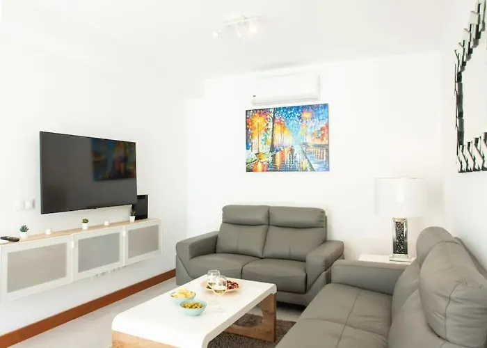 Dom wakacyjny Casa Leize Piscina Climatizada, Vistas & Ac 10 Minutes Walk From Marina Rubicon *