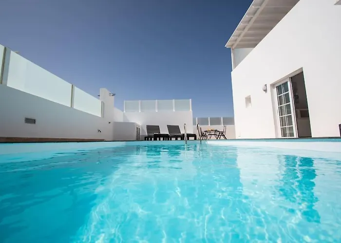 בית נופש Casa Leize Piscina Climatizada, Vistas & Ac 10 Minutes Walk From Marina Rubicon