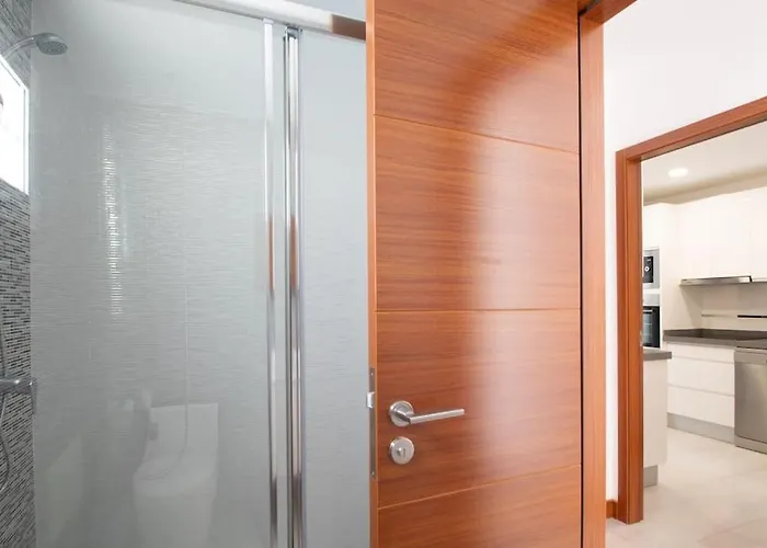 Дом отдыха Casa Leize Piscina Climatizada, Vistas & Ac 10 Minutes Walk From Marina Rubicon *