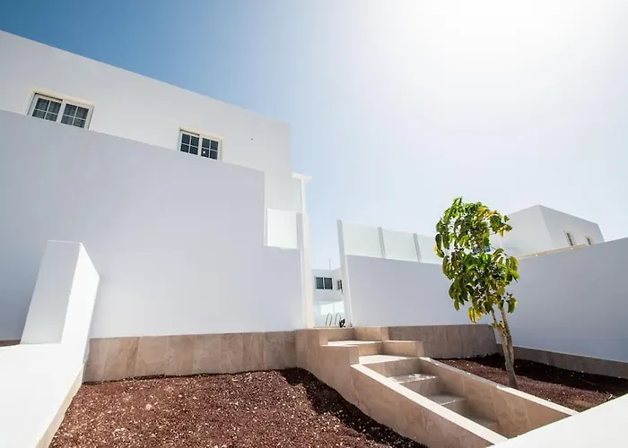 Casa Leize Piscina Climatizada, Vistas & Ac 10 Minutes Walk From Marina Rubicon בית נופש