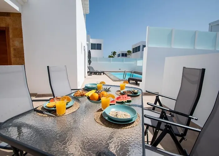 Casa Leize Piscina Climatizada, Vistas & Ac 10 Minutes Walk From Marina Rubicon בית נופש *