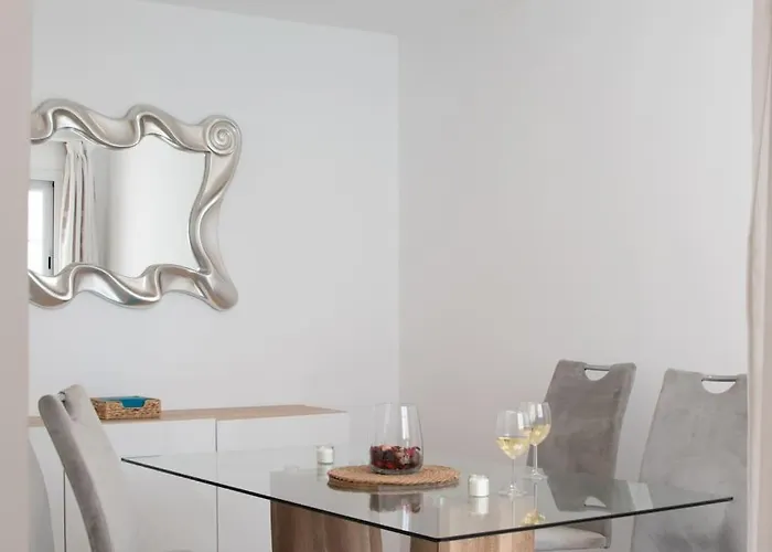 בית נופש Casa Leize Piscina Climatizada, Vistas & Ac 10 Minutes Walk From Marina Rubicon פלאיה בלנקה