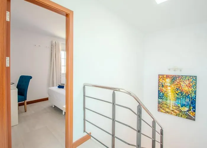 Дом отдыха Casa Leize Piscina Climatizada, Vistas & Ac 10 Minutes Walk From Marina Rubicon Коста Бланка